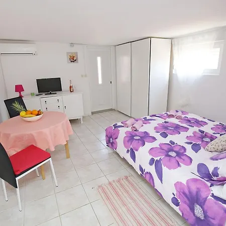 Apartment Vrkic *