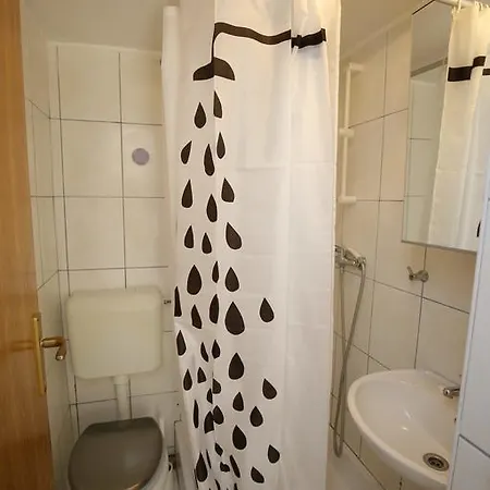 Vrkic Apartment Vir
