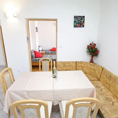 Vrkic Apartment Vir
