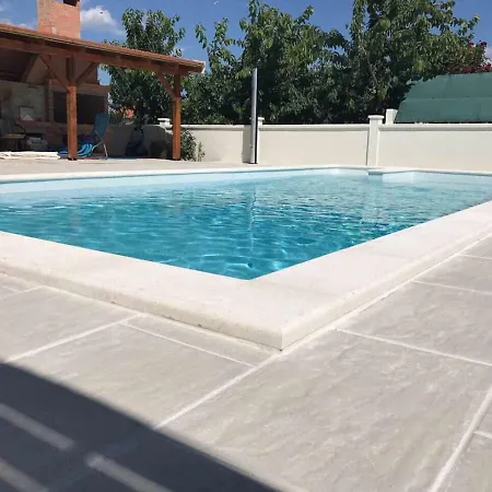 Vrkic Apartment Vir